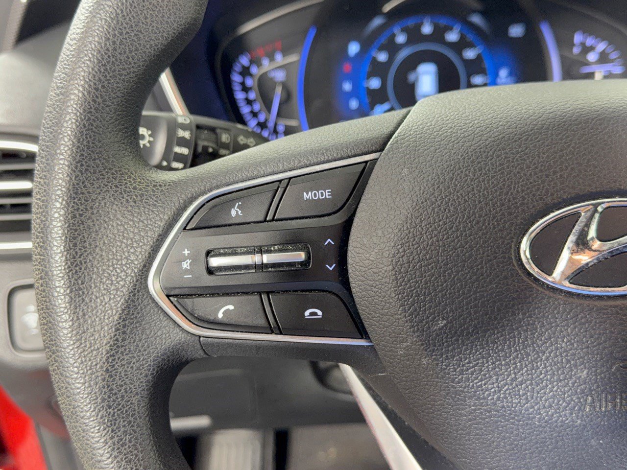 Used 2019 Hyundai Santa Fe SEL FWD image 18