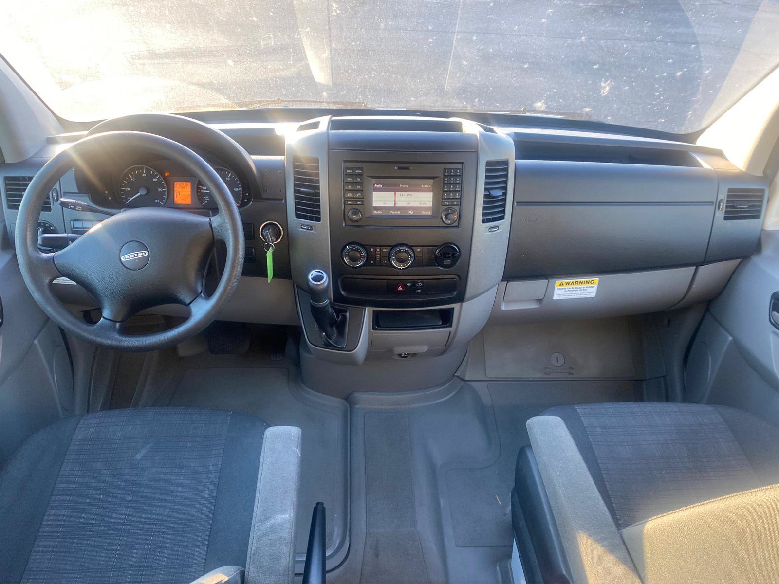 Used 2015 Freightliner Sprinter 2500 RWD image 9