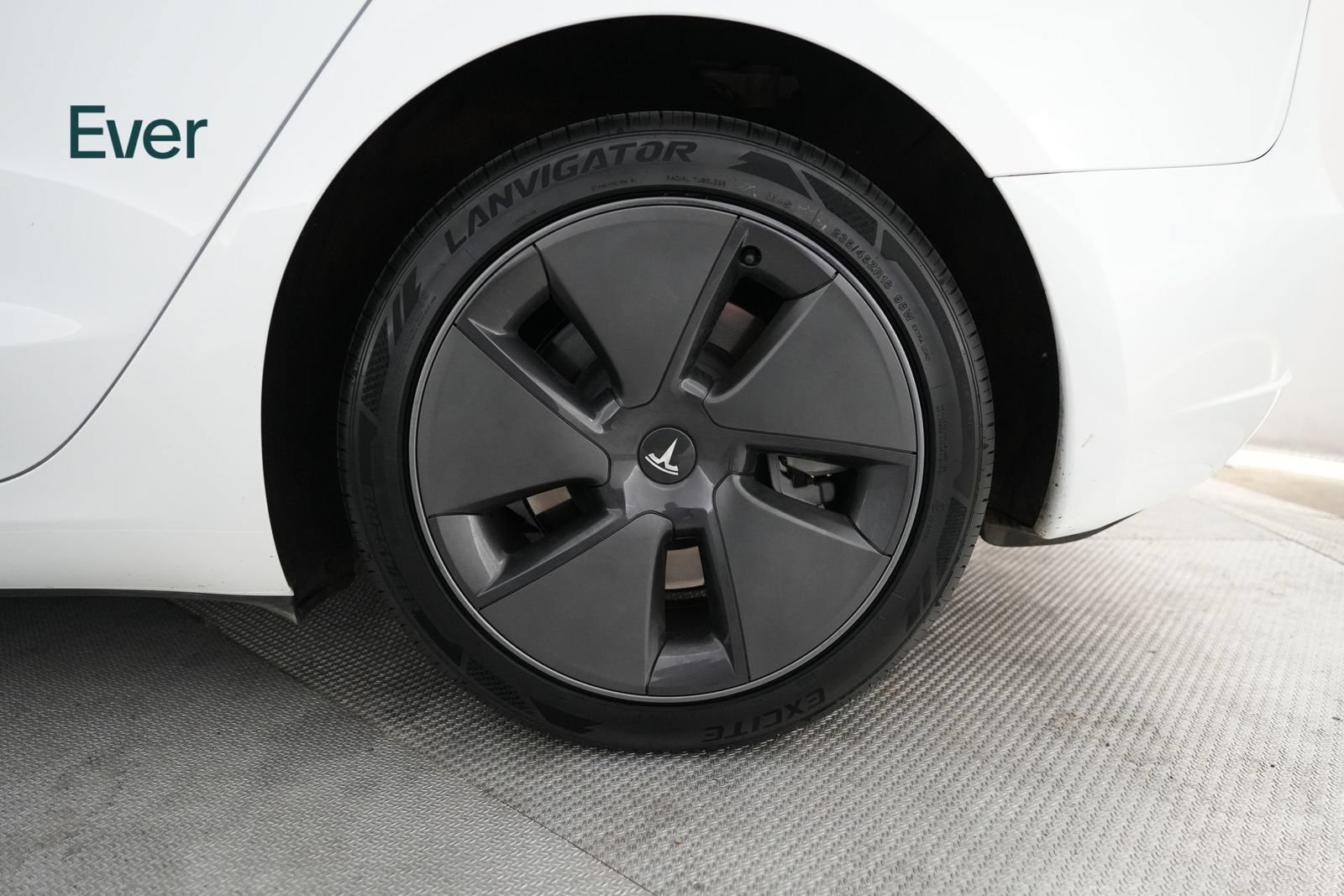 Used 2023 Tesla Model 3 Standard Range RWD image 9