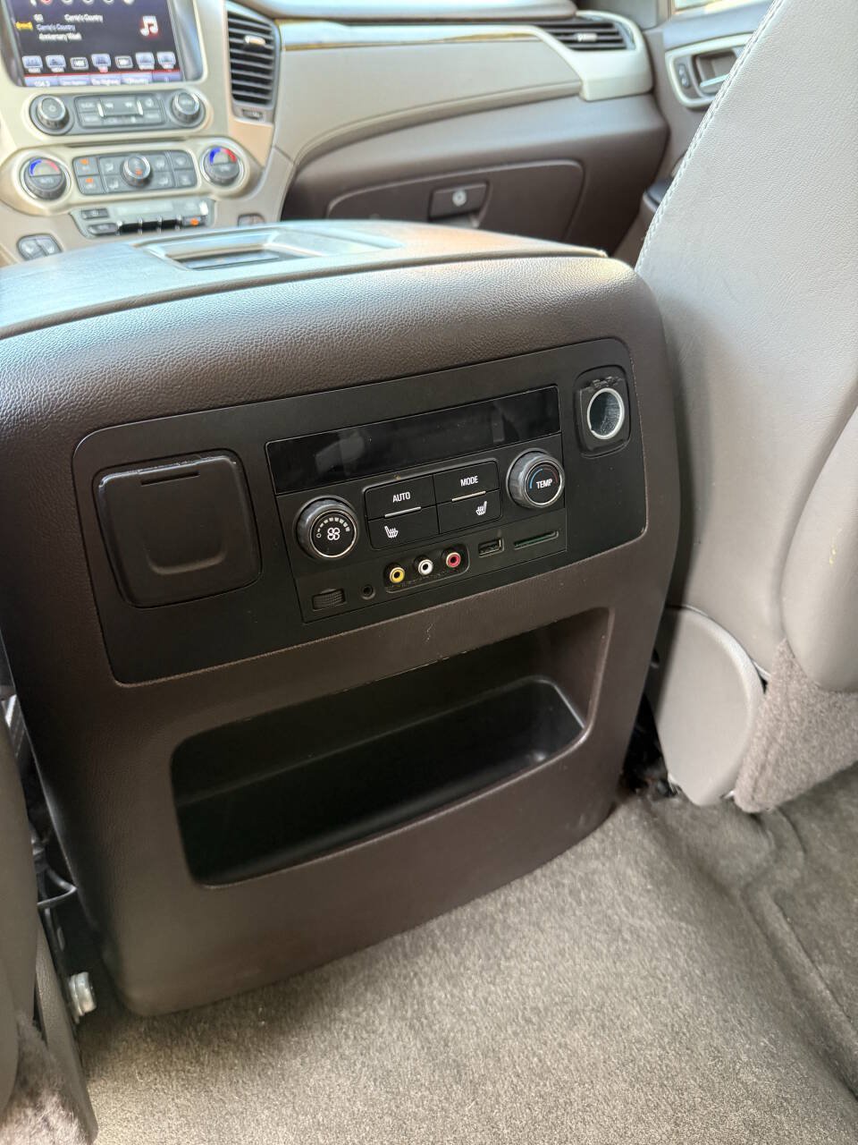 Used 2016 GMC Yukon XL Denali w/ Open Road Package AWD/4WD image 19