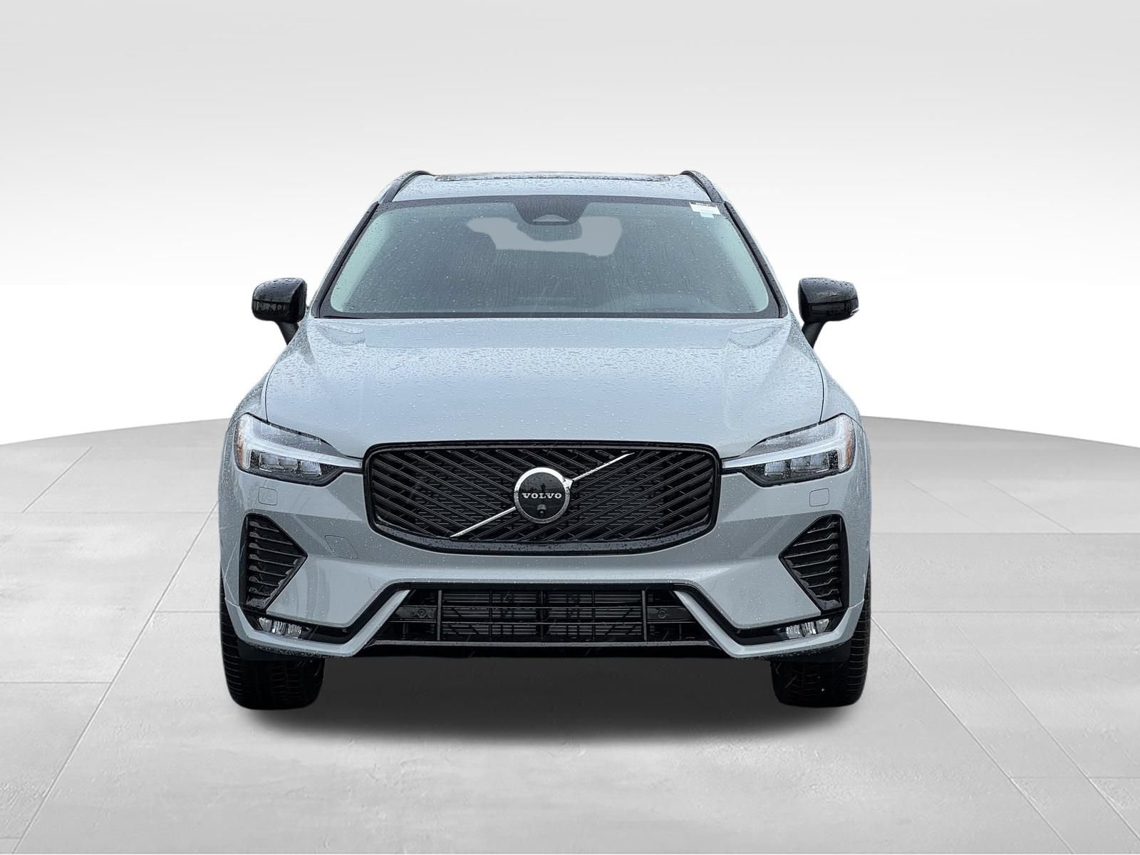 New 2026 Volvo XC60 B5 Plus w/ Protection Package Premier AWD/4WD image 9