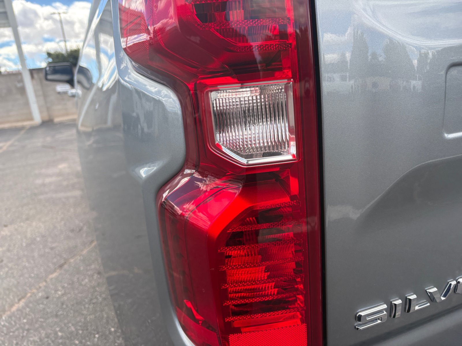 Used 2025 Chevrolet Silverado 1500 LT w/ Convenience Package II AWD/4WD image 25
