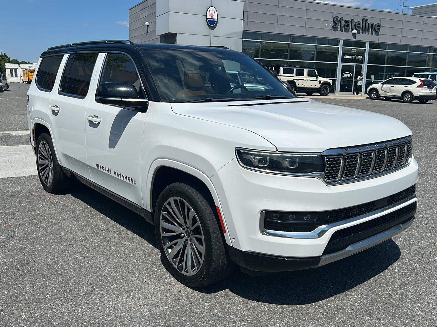 Used 2023 Jeep Grand Wagoneer Series III AWD/4WD image 7