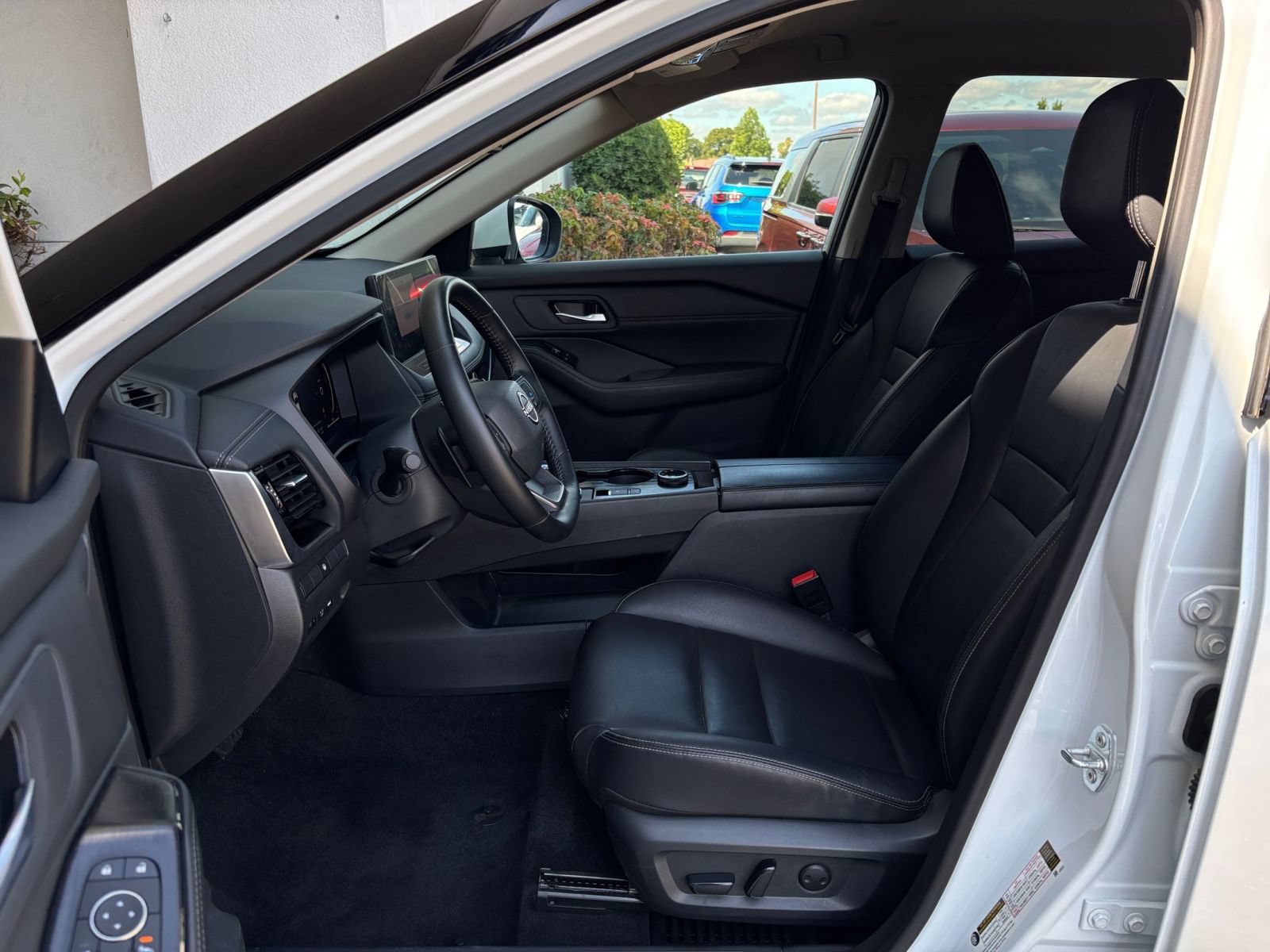 Used 2026 Nissan Rogue SL AWD/4WD image 29