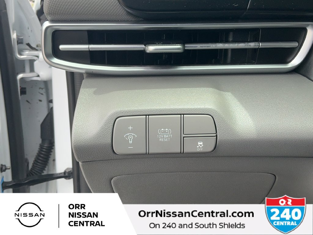 Used 2025 Hyundai Elantra Hybrid FWD image 18