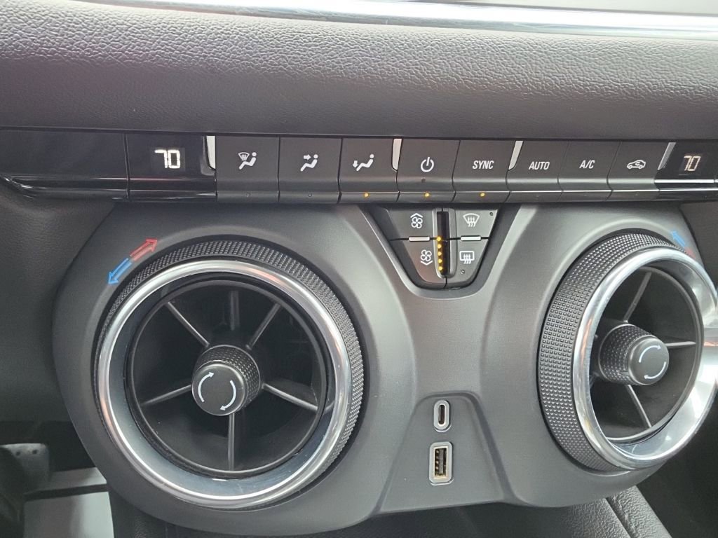Used 2021 Chevrolet Blazer LT FWD image 16