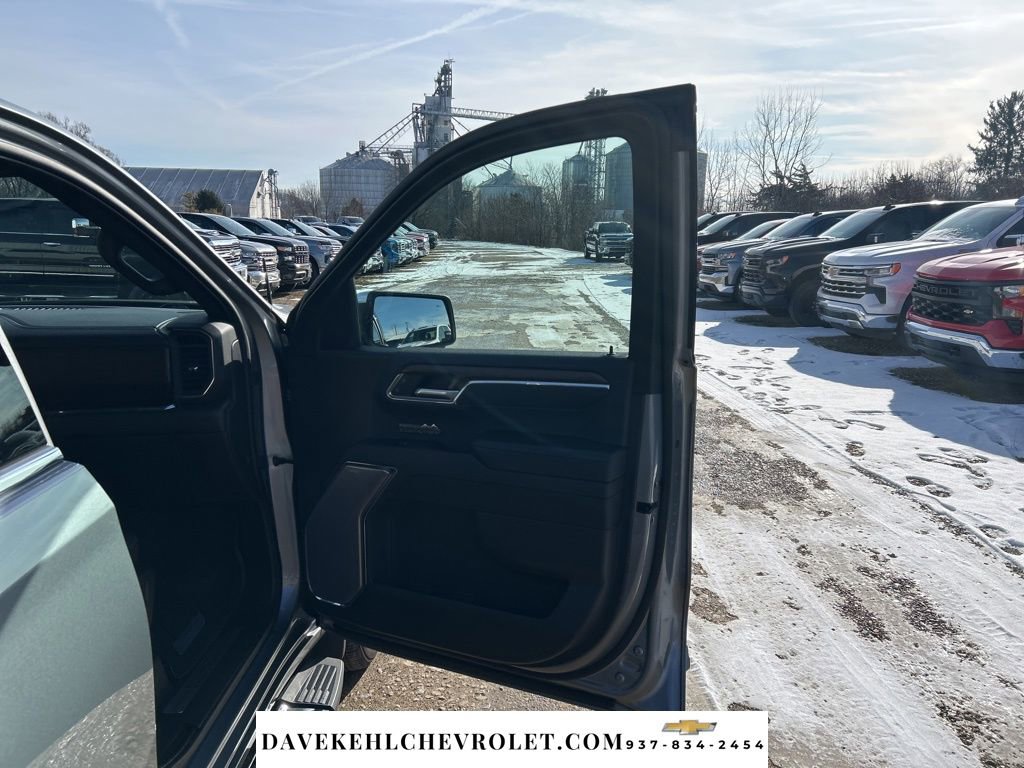 Used 2023 Chevrolet Silverado 1500 High Country w/ Technology Package image 28