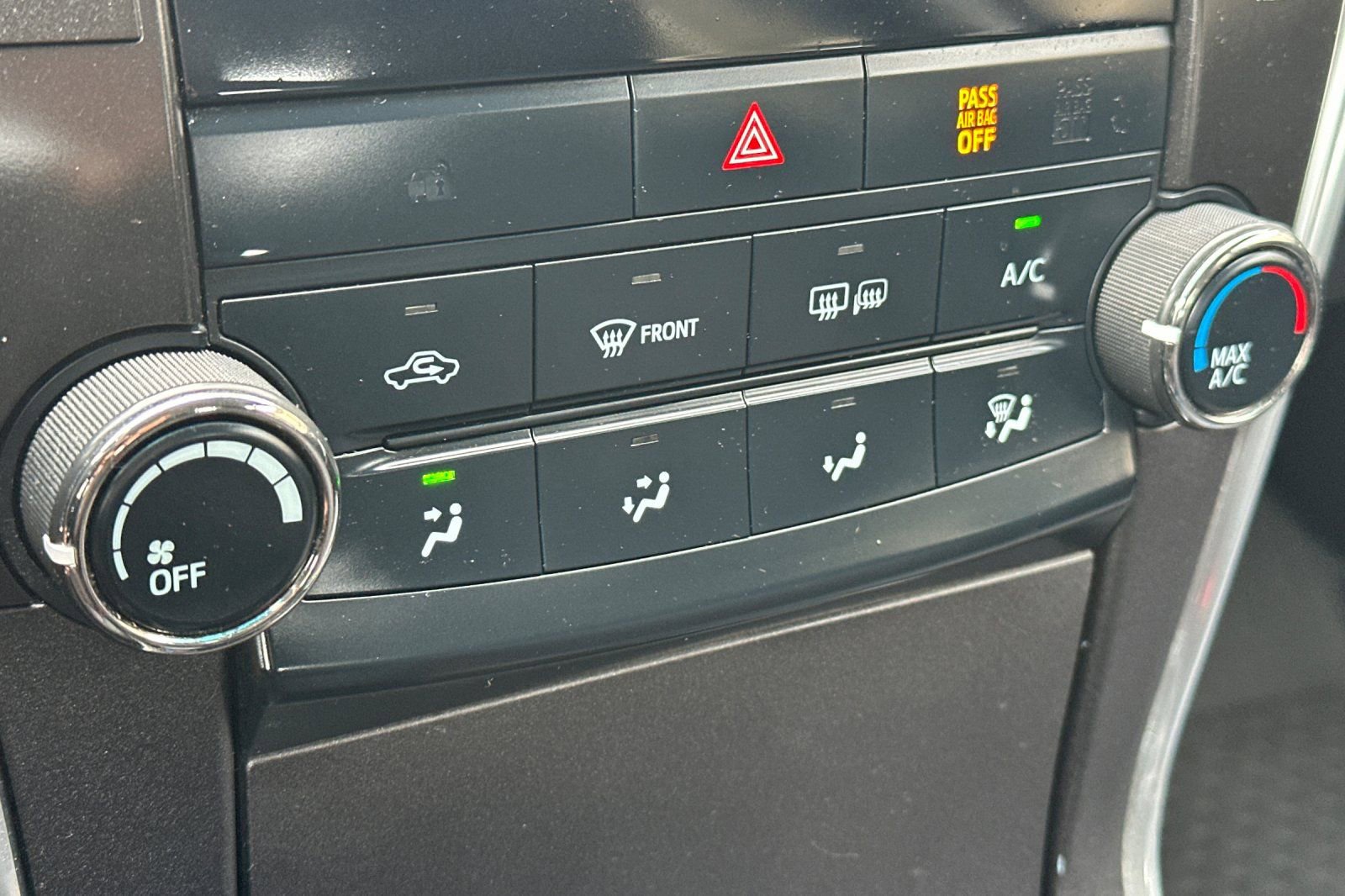 Used 2016 Toyota Camry LE FWD image 18