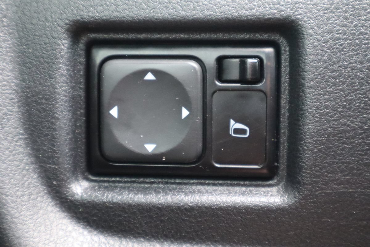 Used 2019 Nissan Versa SV FWD image 28