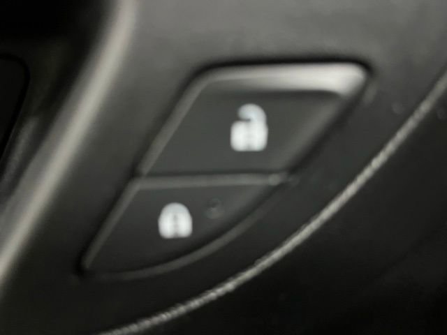 Used 2020 Chevrolet Equinox Premier image 11