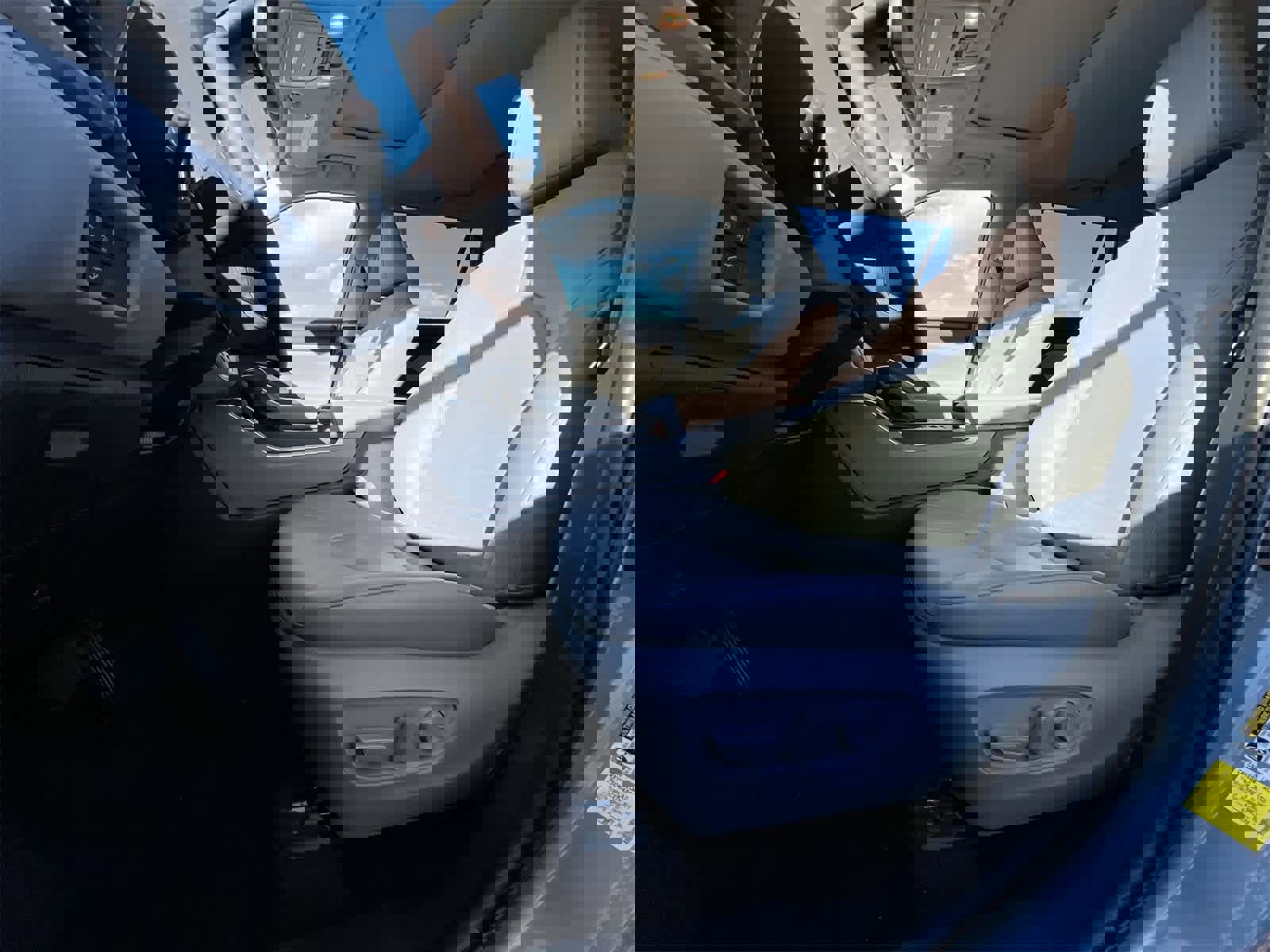 Used 2023 Toyota Highlander XLE image 17