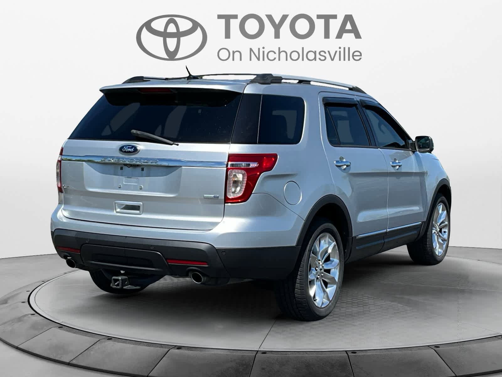 Used 2013 Ford Explorer XLT AWD/4WD image 6