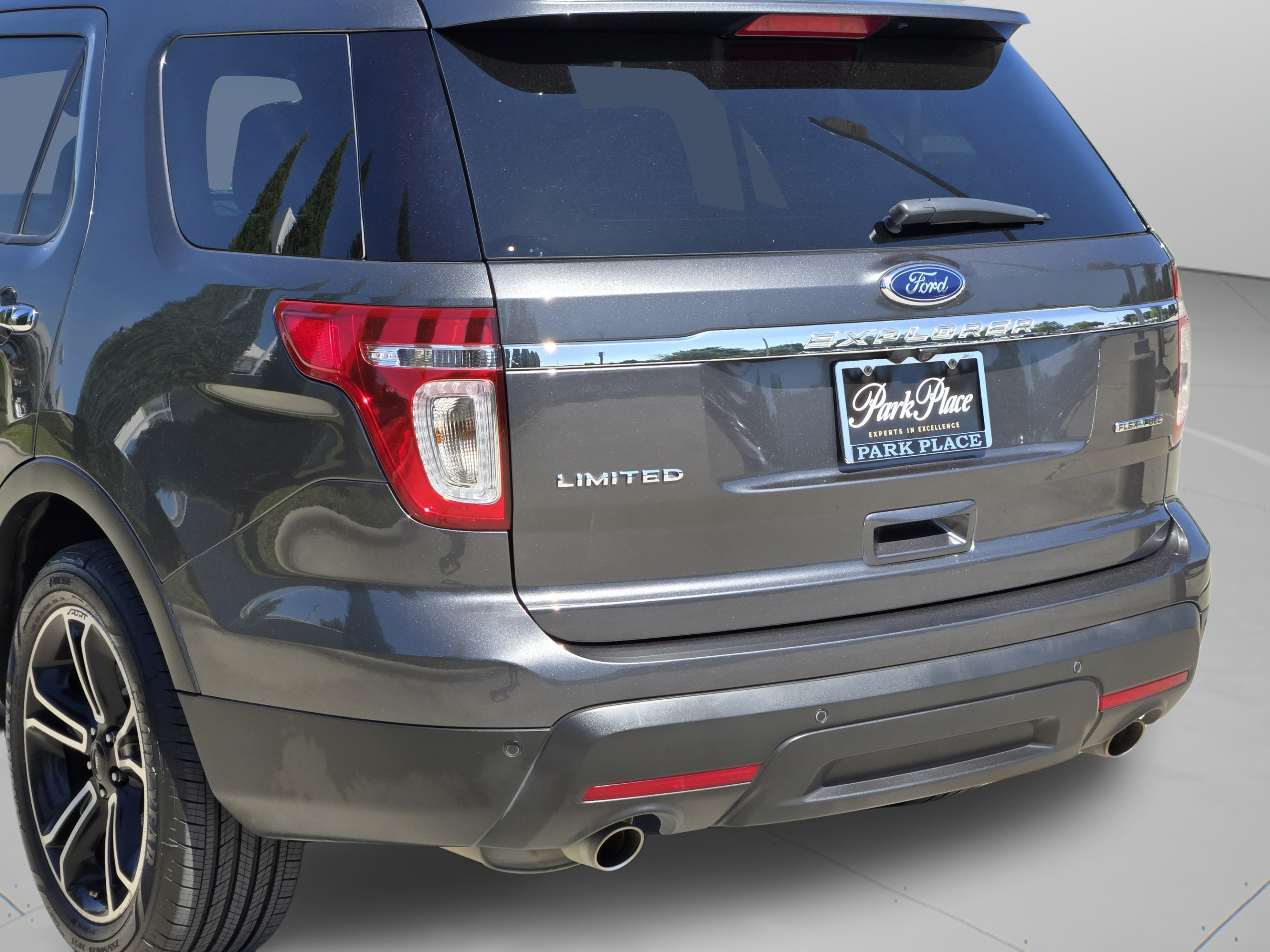 Used 2015 Ford Explorer Limited w/ Equipment Group 301A FWD image 34