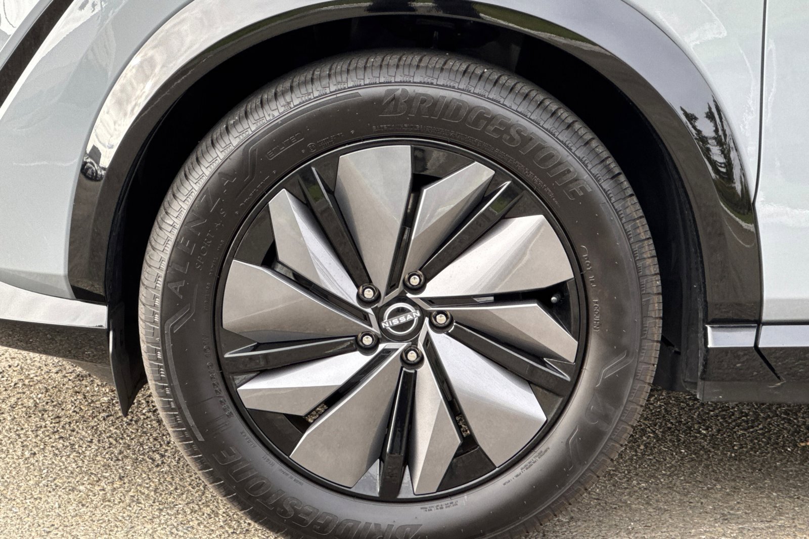 Certified 2024 Nissan Ariya FWD image 33