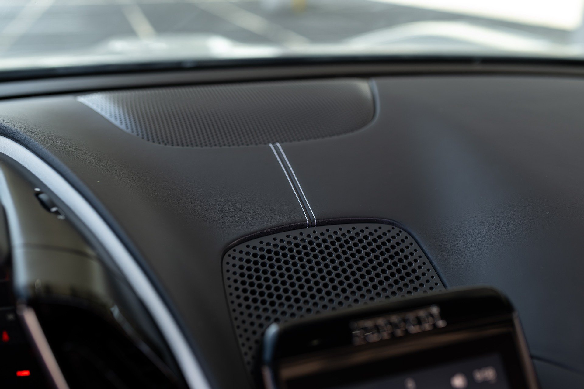 Used 2025 Ferrari Roma Spider RWD image 96