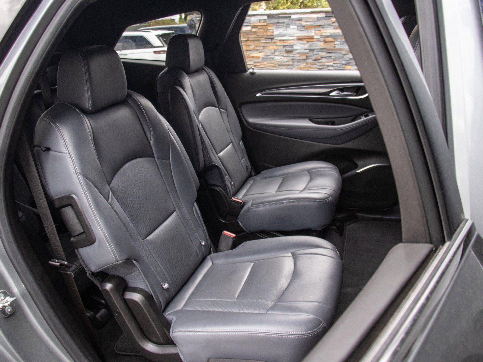 Used 2024 Buick Enclave Premium image 23
