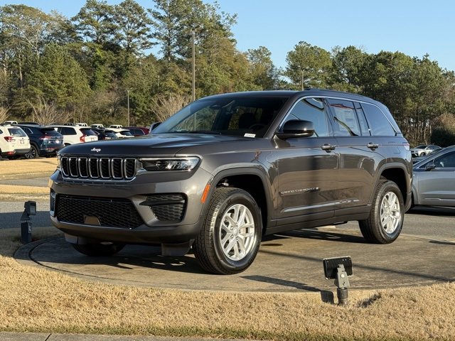 New 2025 Jeep Grand Cherokee Laredo X image 3