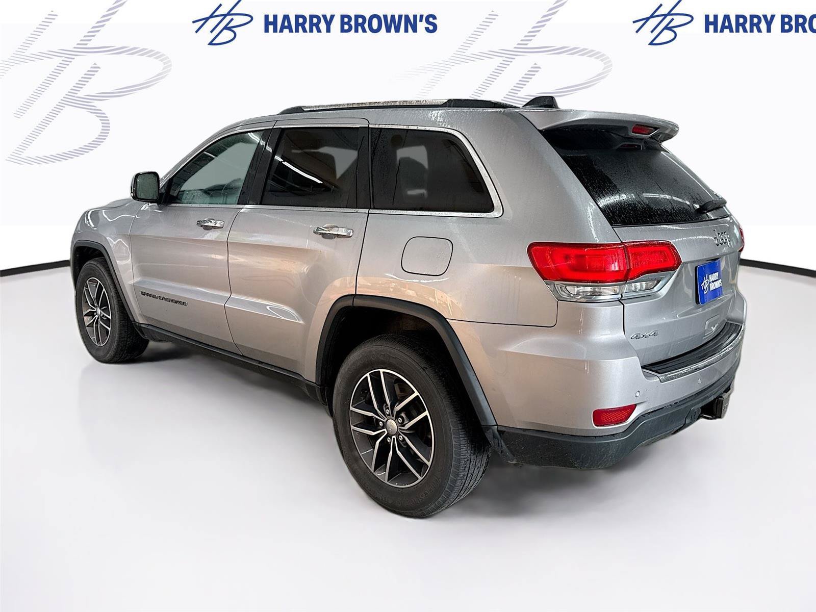 Used 2017 Jeep Grand Cherokee Limited w/ Trailer Tow Group IV AWD/4WD image 2