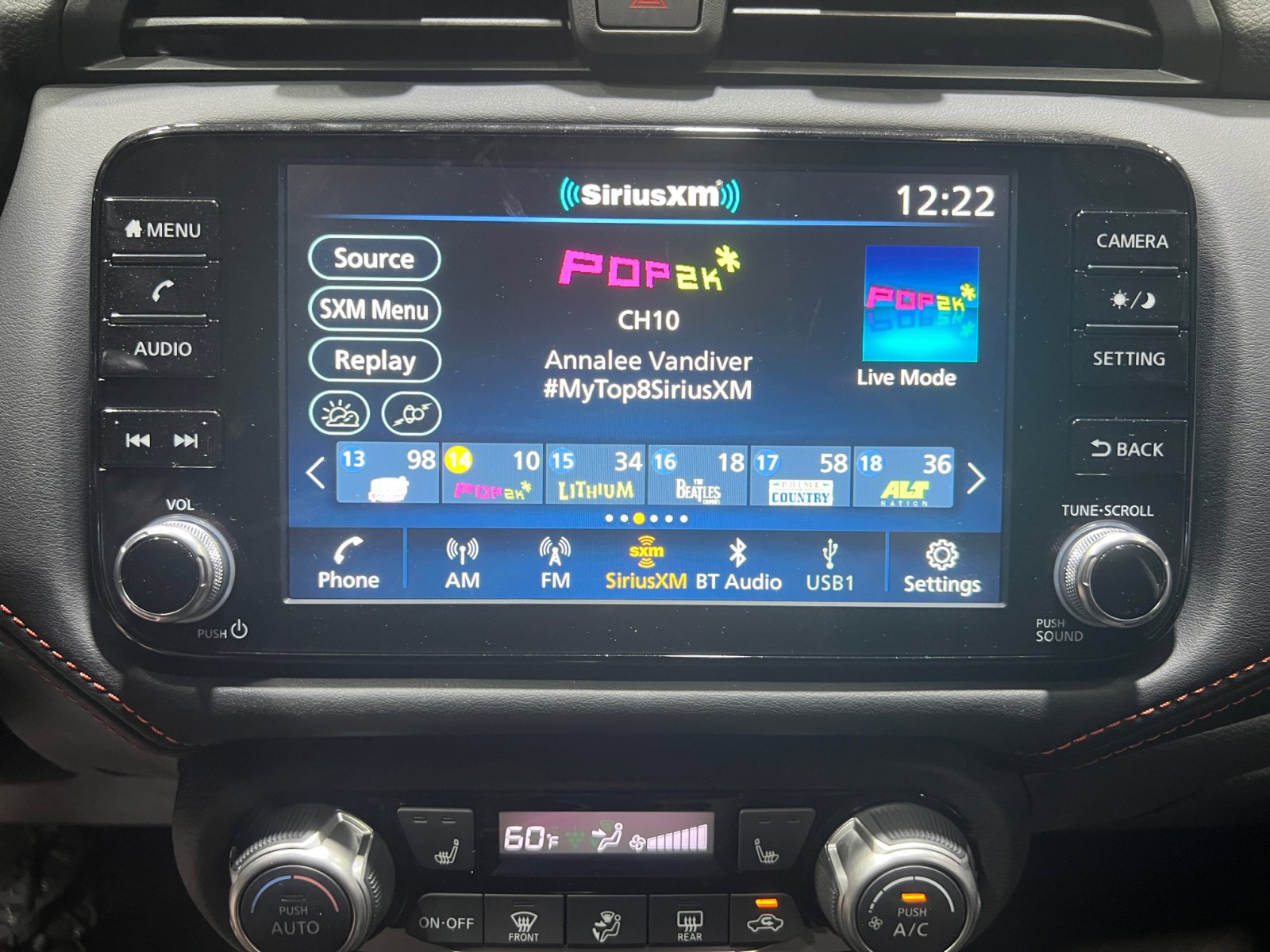 New 2025 Nissan Versa SR w/ Trunk Package image 28