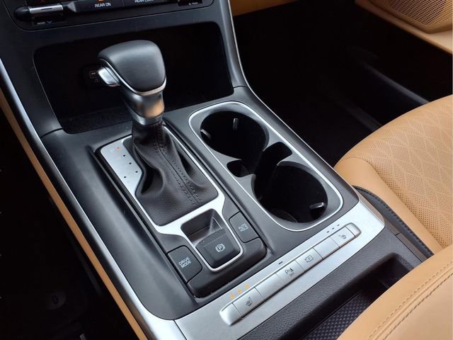 Used 2024 Kia Carnival LX image 11