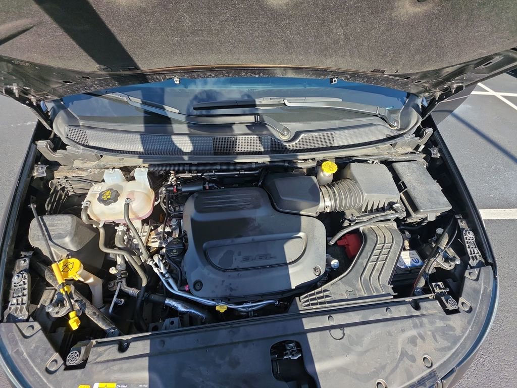 Used 2024 Chrysler Pacifica Limited w/ S Appearance Package image 27