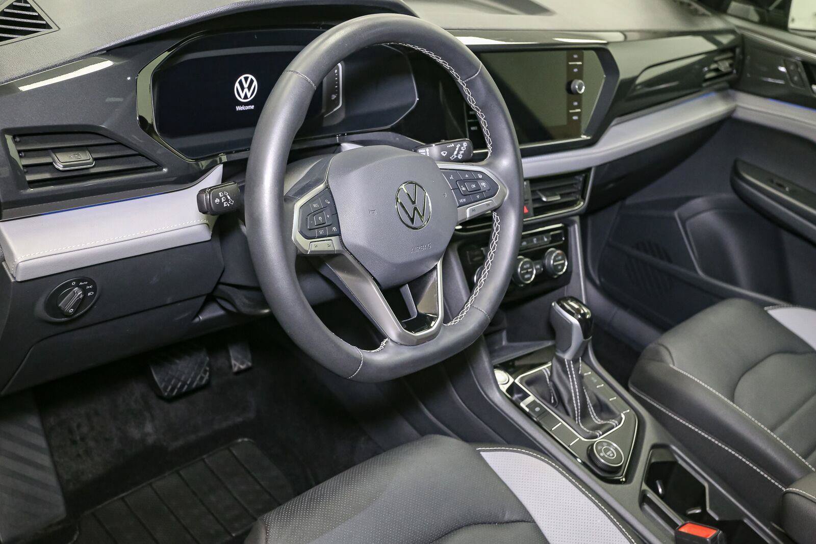 Certified 2024 Volkswagen Taos SEL AWD/4WD image 27