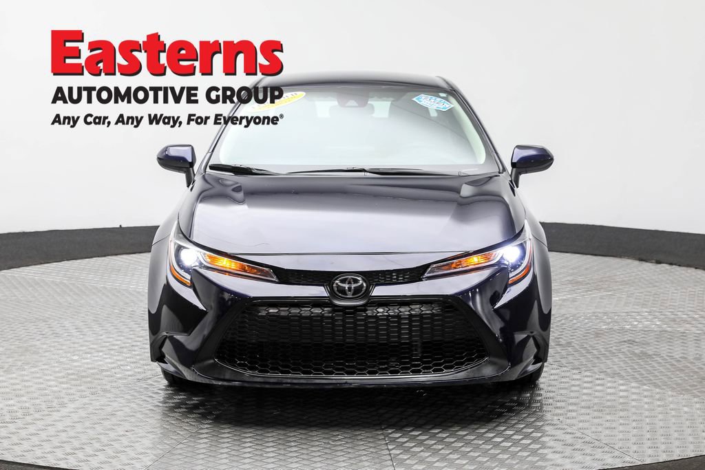 Used 2022 Toyota Corolla LE image 2