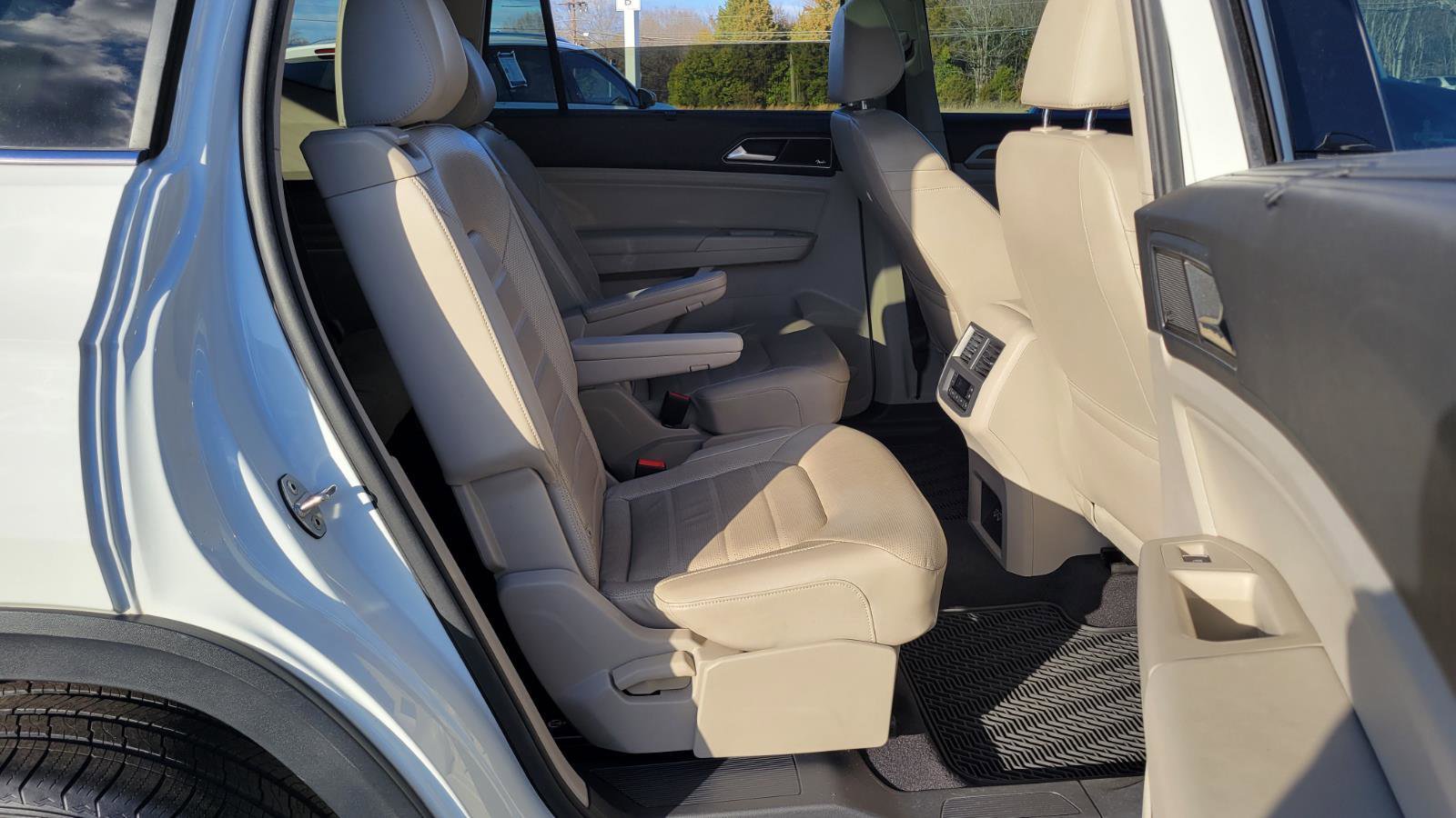 Used 2019 Volkswagen Atlas SEL Premium image 45