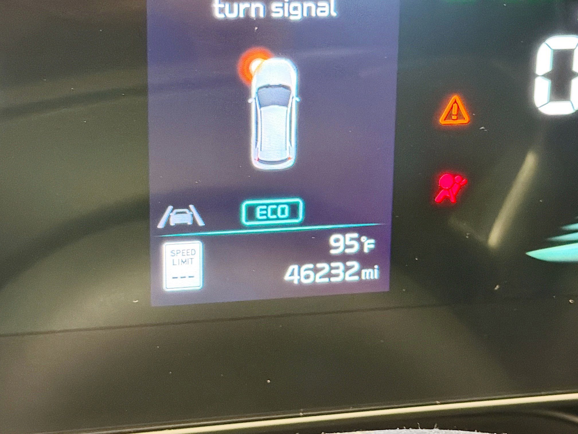 Used 2024 Kia Niro EX FWD image 8