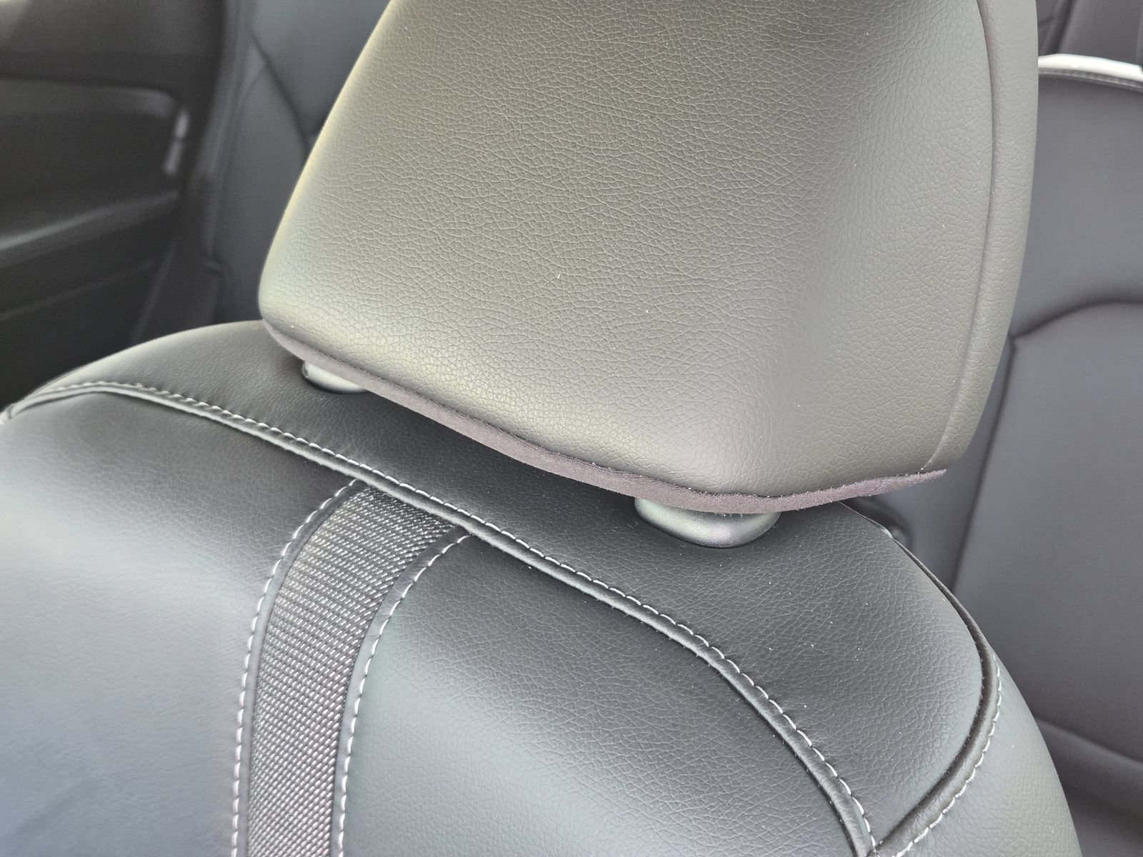 Used 2025 Honda Pilot EX-L image 18