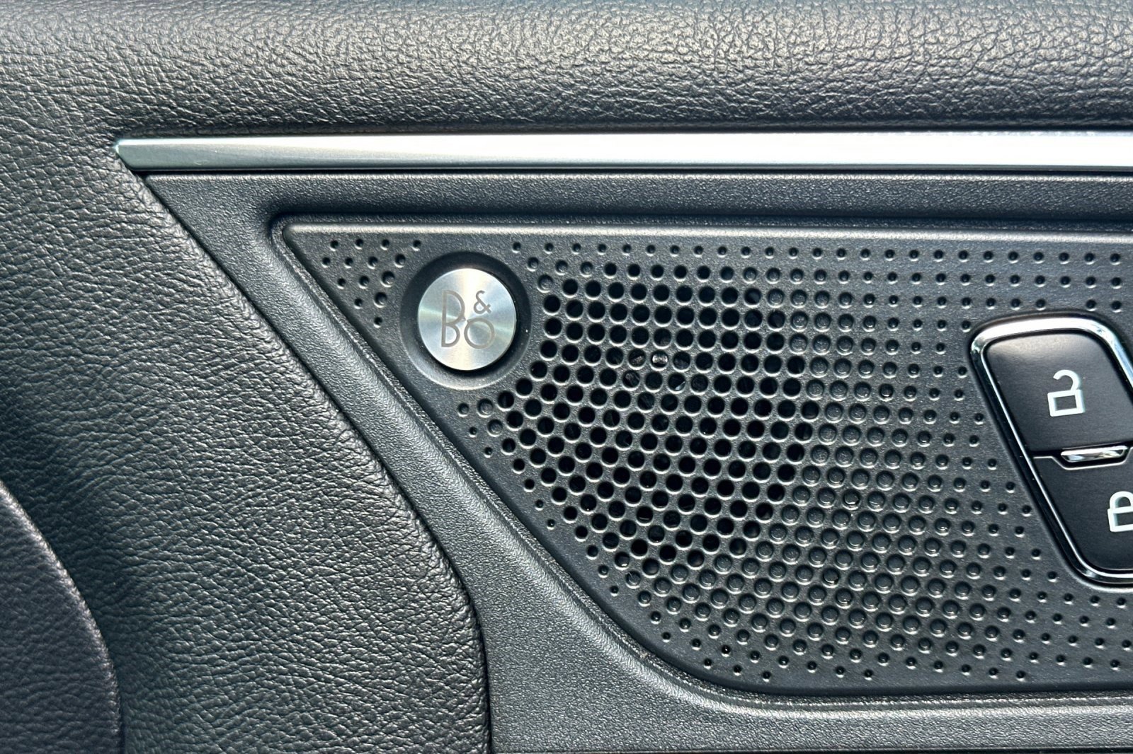 Used 2019 Ford Edge Titanium image 22