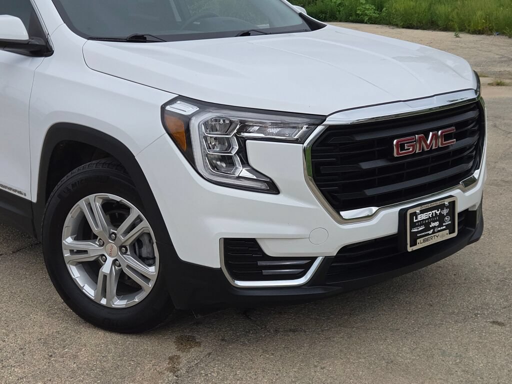 Used 2024 GMC Terrain SLE FWD image 4
