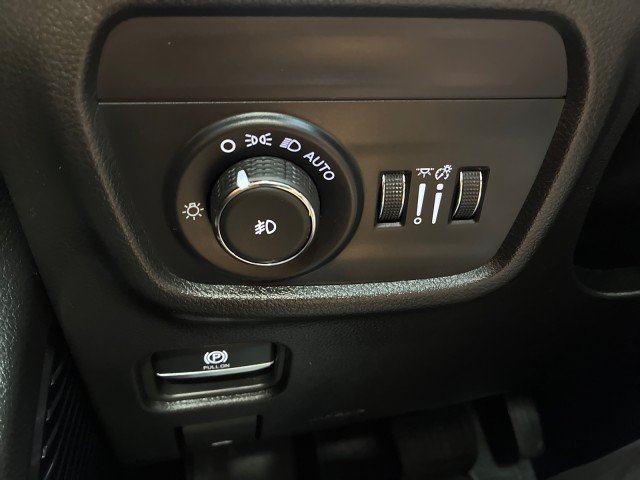 Used 2025 Jeep Grand Cherokee L Summit w/ Advanced Protech Group IV AWD/4WD image 24