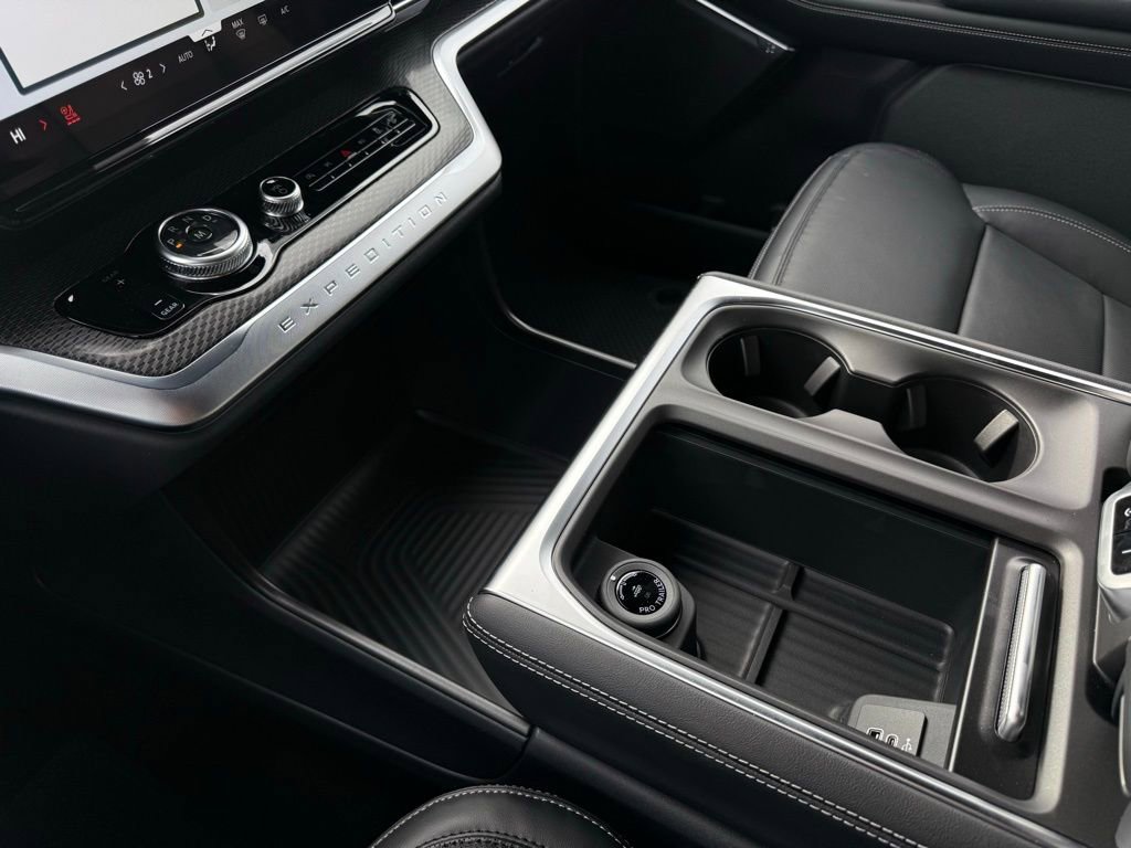 New 2026 Ford Expedition Platinum w/ Stealth Appearance Package image 21