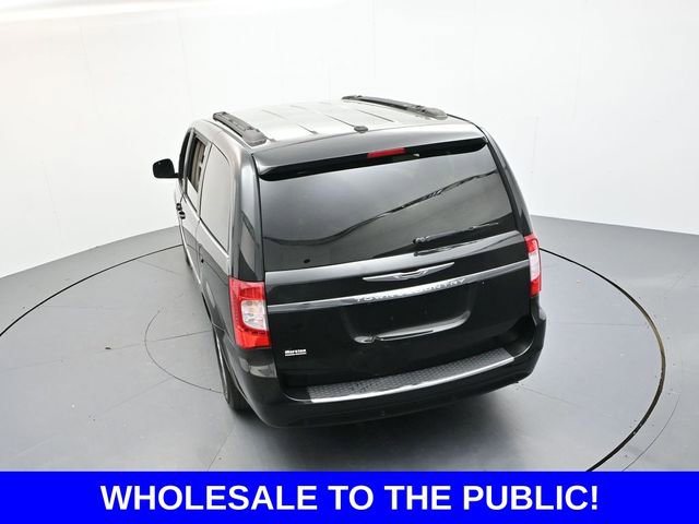 Used 2014 Chrysler Town & Country Touring image 23