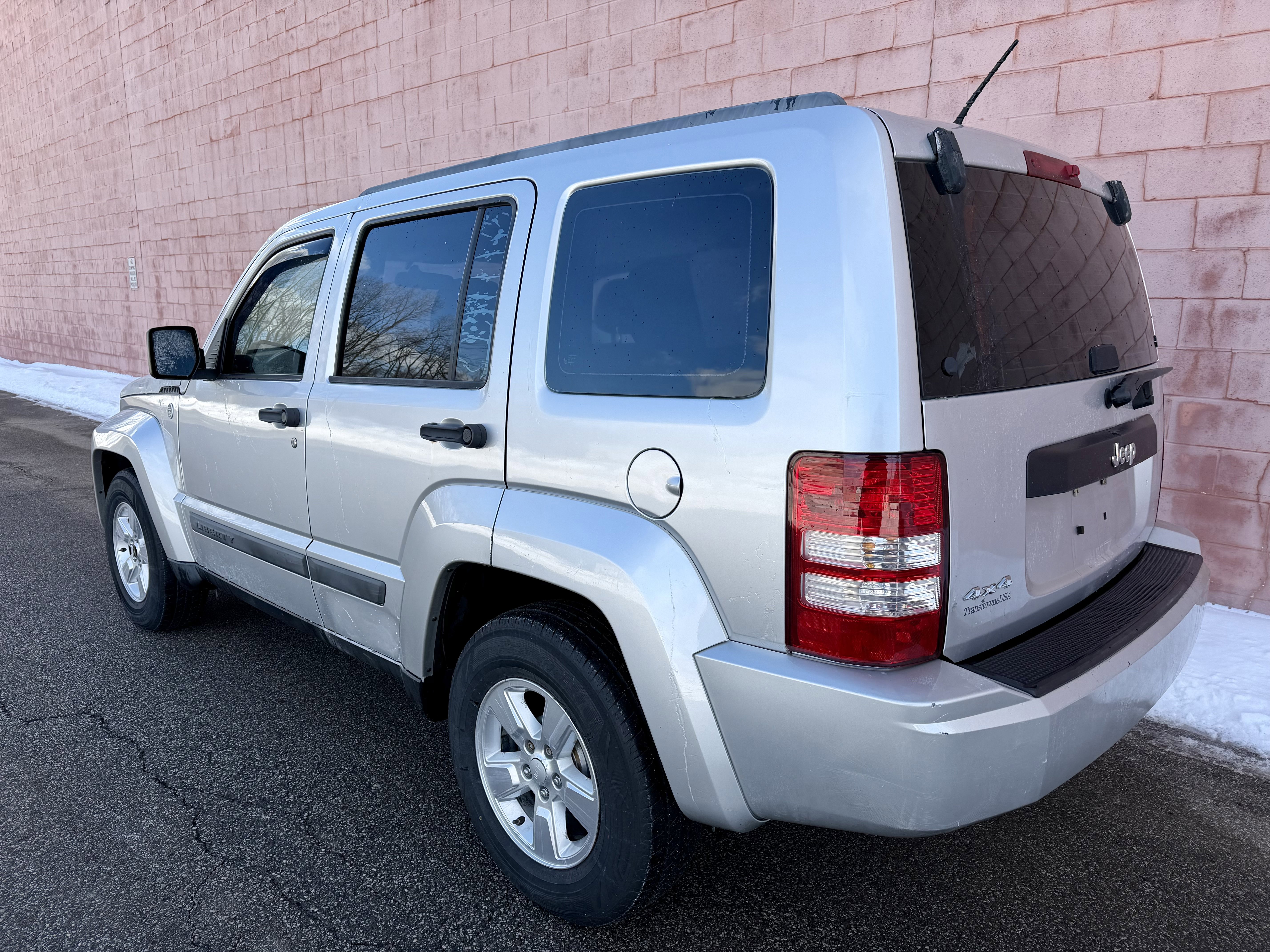 Used 2012 Jeep Liberty Sport image 3