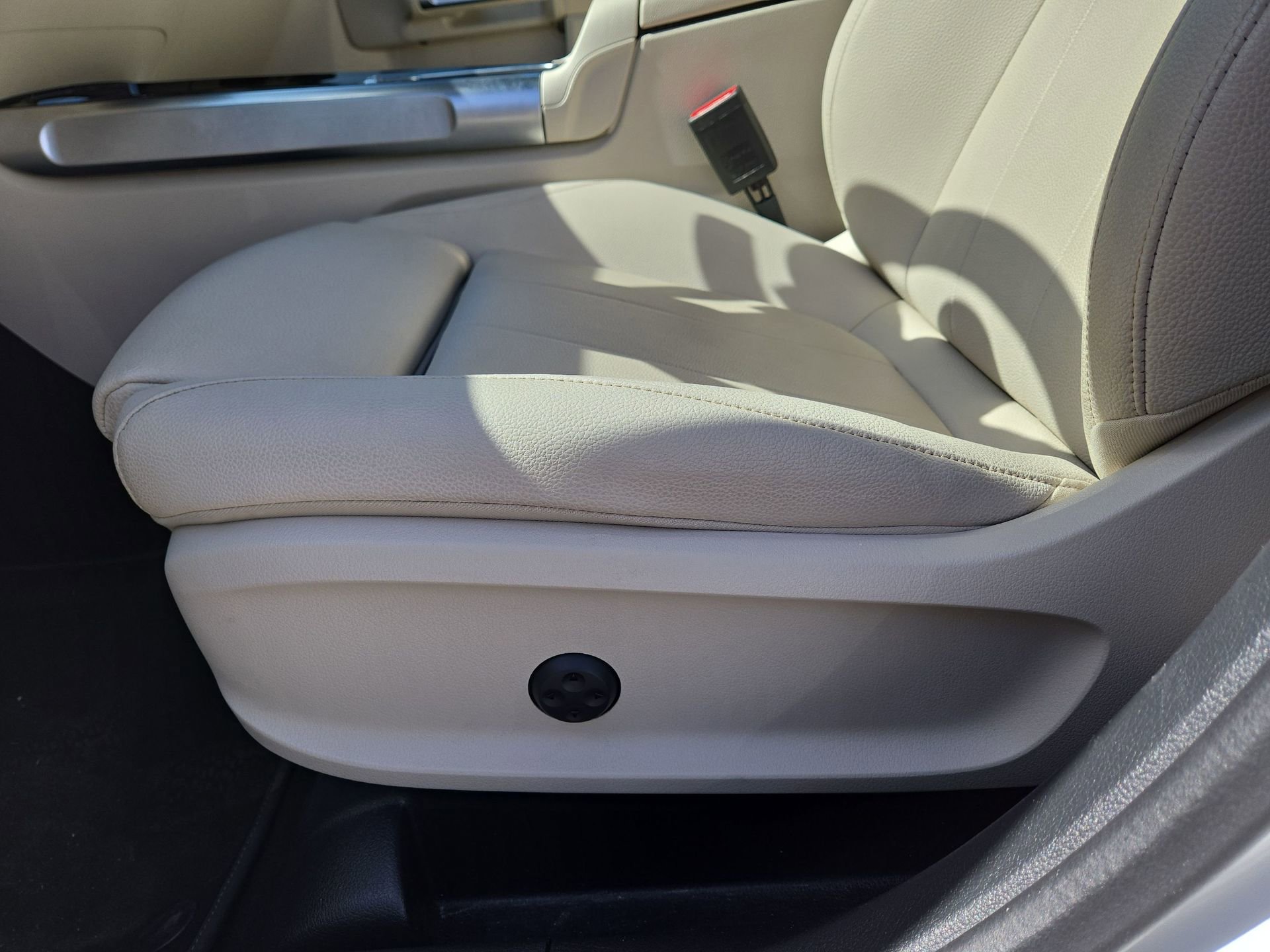 Used 2025 Mercedes-Benz GLB 250 image 17