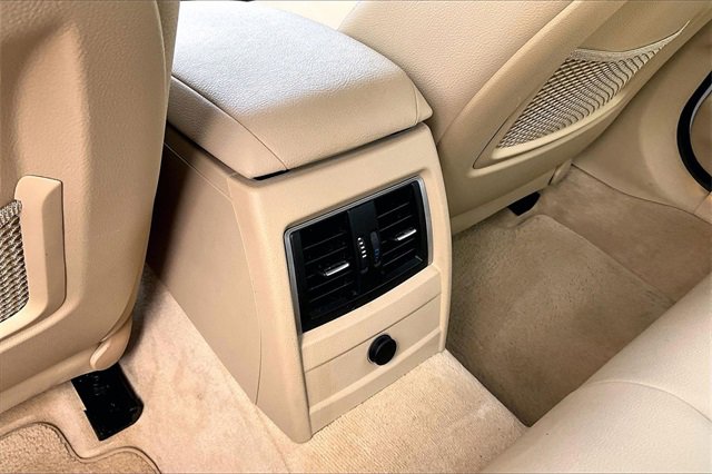 Used 2016 BMW 320i xDrive Sedan image 25