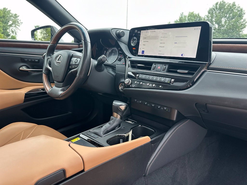 Used 2024 Lexus ES 350 w/ Accessory Package (Z1) FWD image 25