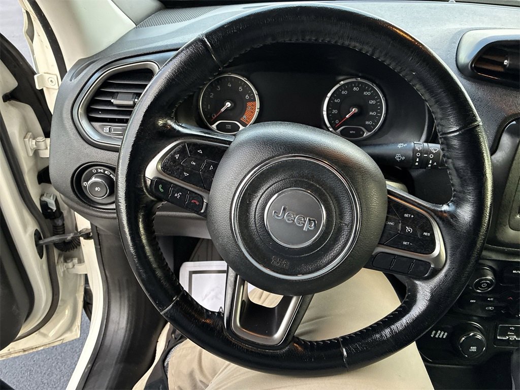 Used 2020 Jeep Renegade Limited image 14