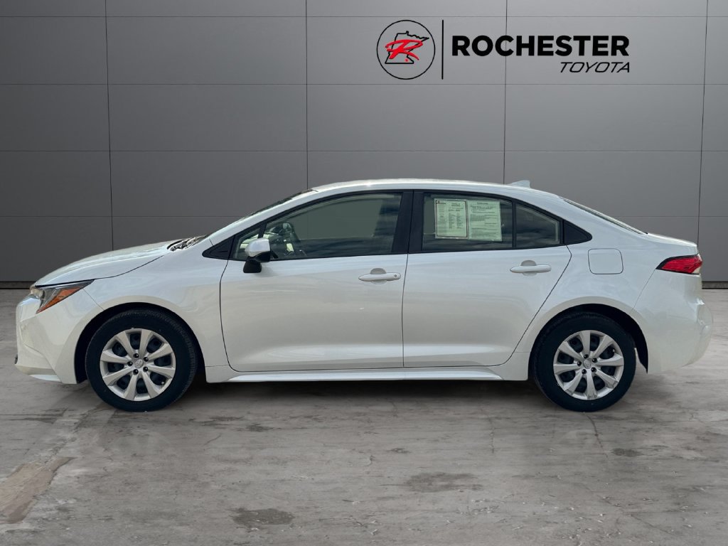 Used 2023 Toyota Corolla LE w/ Carpet Mat Package (TMS) FWD image 2