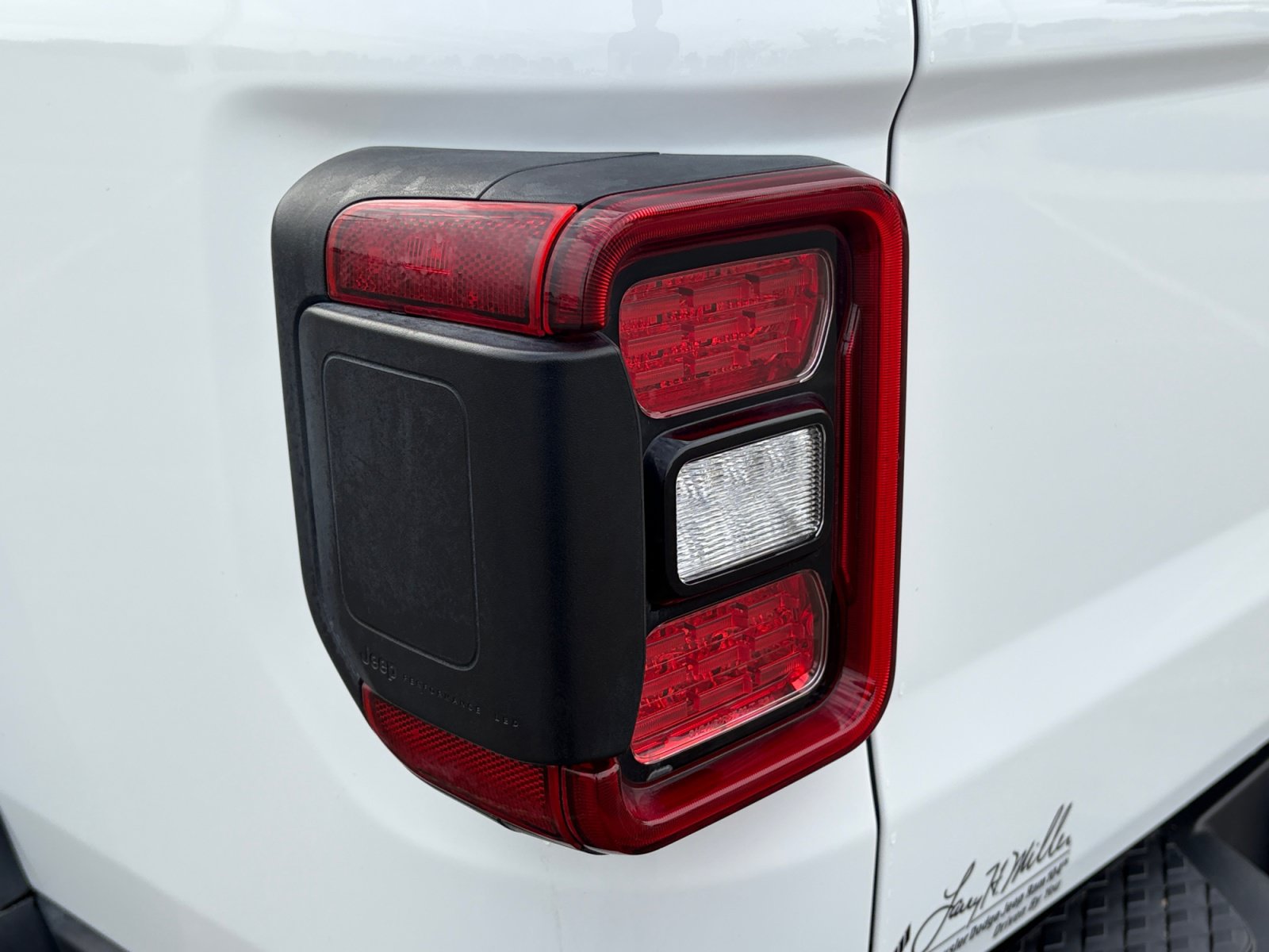 Used 2021 Jeep Gladiator Mojave w/ LED Lighting Group AWD/4WD image 17