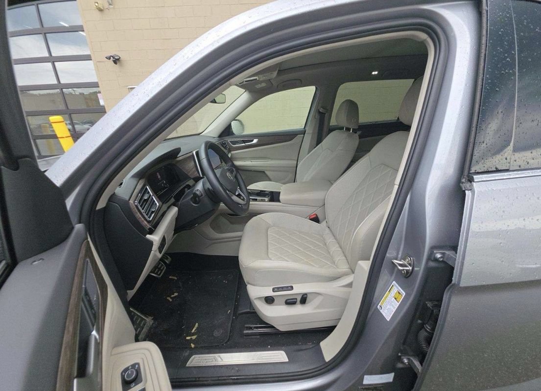 Used 2026 Volkswagen Atlas SEL Premium R-Line AWD/4WD image 5