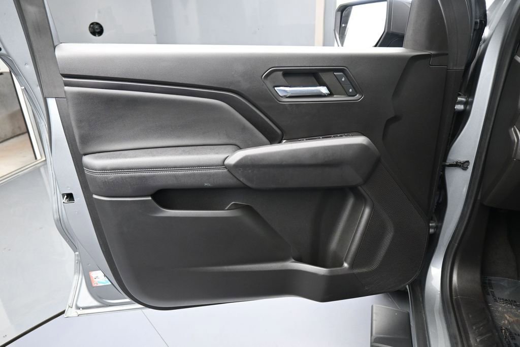 Used 2023 Chevrolet Colorado LT RWD image 12