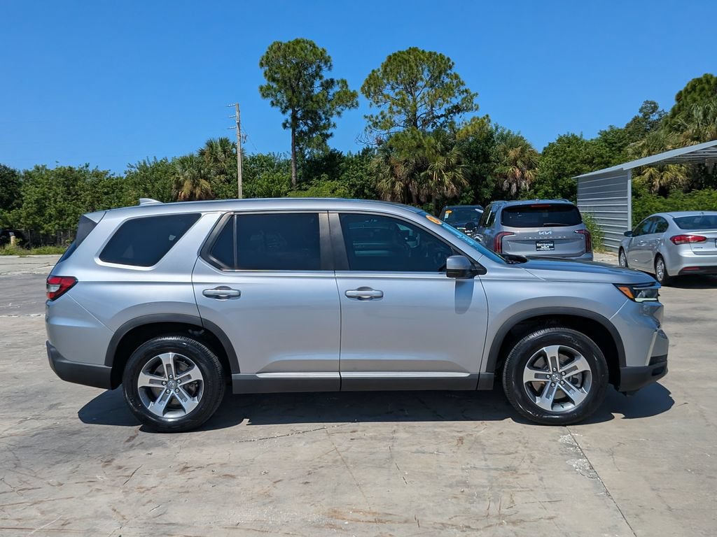 Used 2025 Honda Pilot EX-L image 9