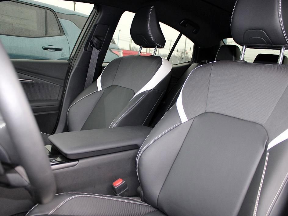 Used 2025 Toyota Camry SE image 23