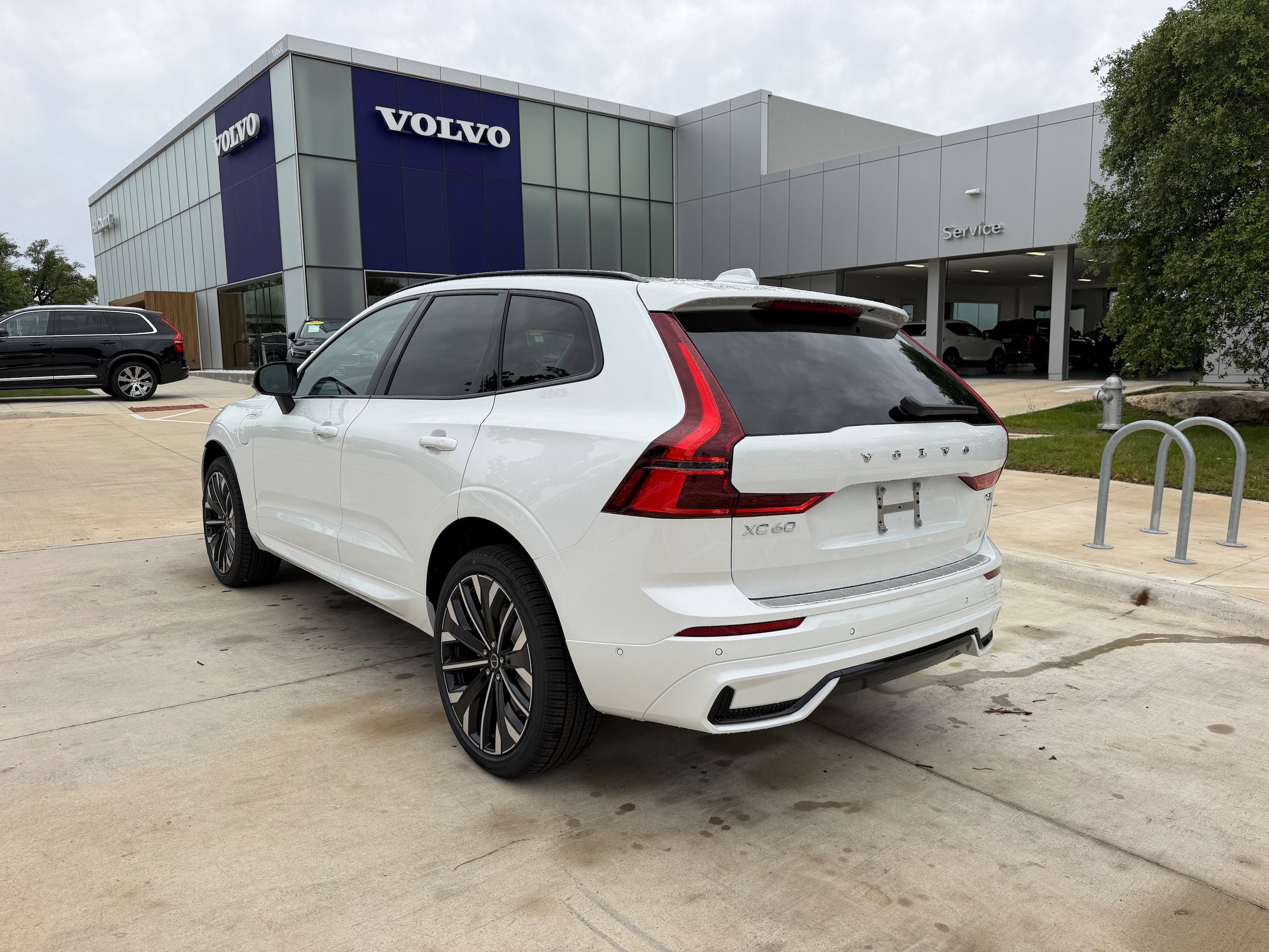 New 2026 Volvo XC60 T8 Ultra w/ Protection Package Premier AWD/4WD image 4