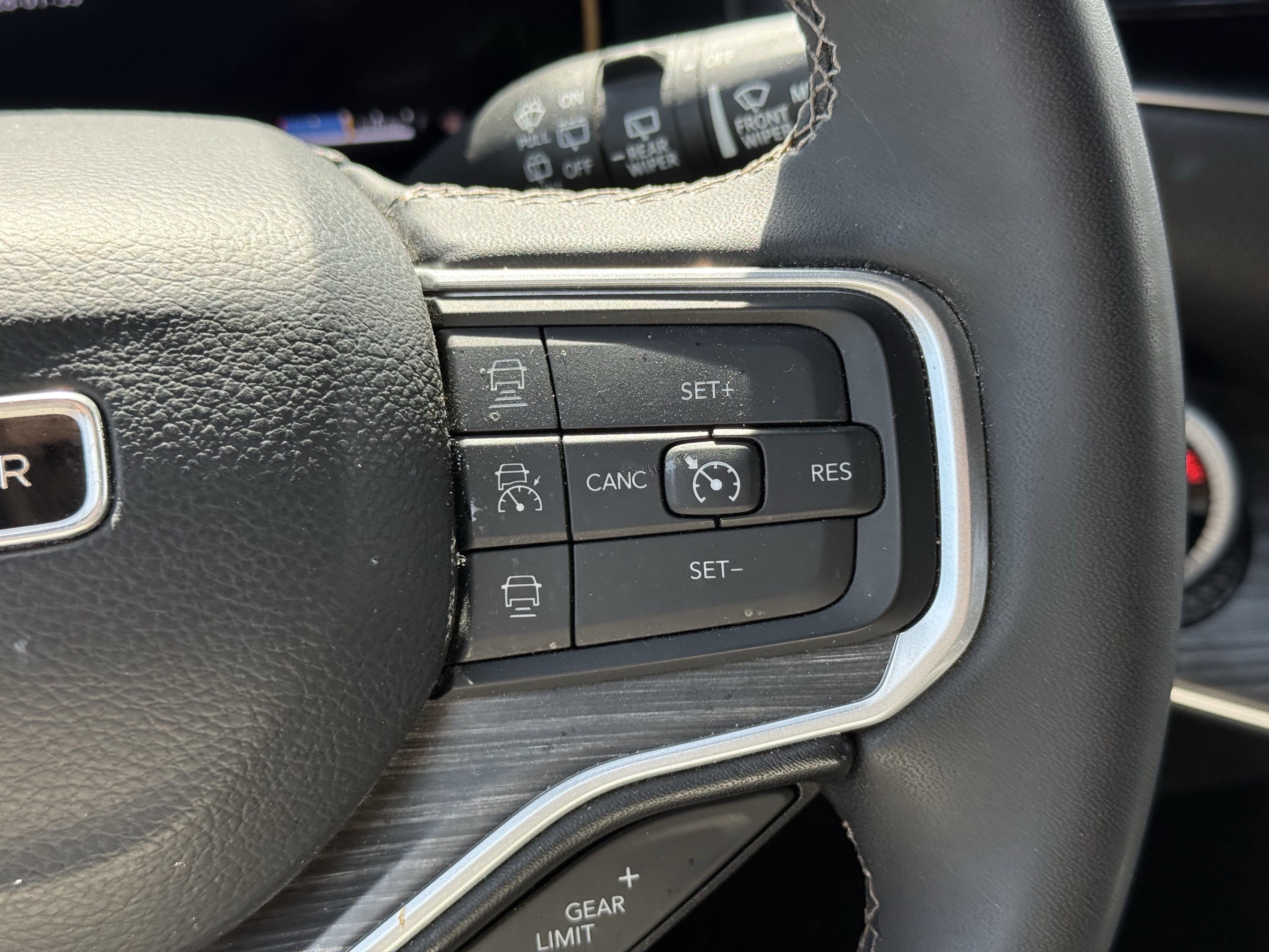 Used 2024 Jeep Wagoneer L Series II w/ Flexible Seating Group image 17