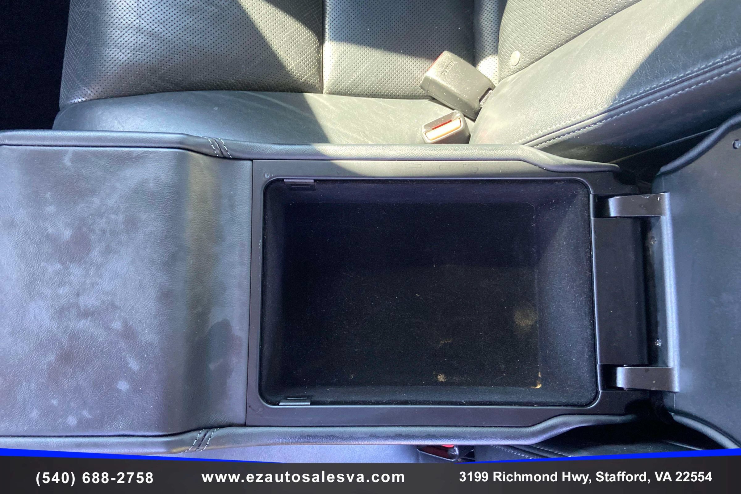 Used 2015 Lexus LS 460 w/ Comfort Package RWD image 28