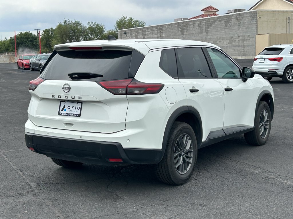 Used 2024 Nissan Rogue S FWD image 3